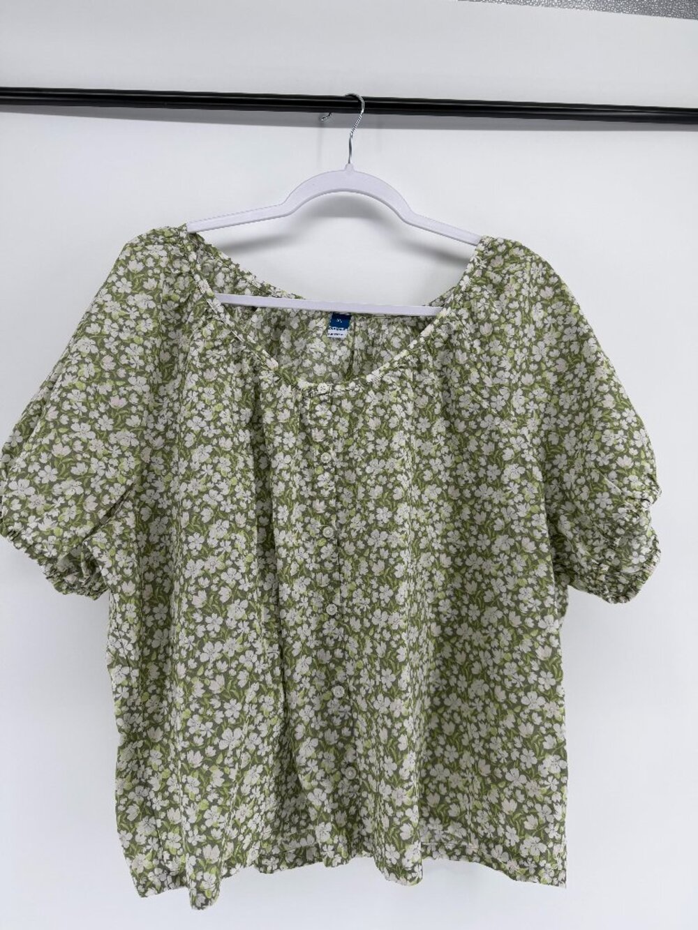 OLD NAVY floral Shirt size XL
